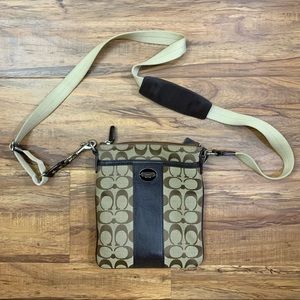 NWOT Signature Coach Crossbody